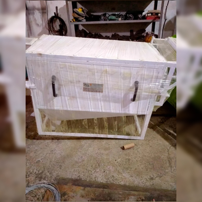 WHEAT CRUSHER CLEANING MACHINE.THREE PHASE 2.2 TON /HOUR